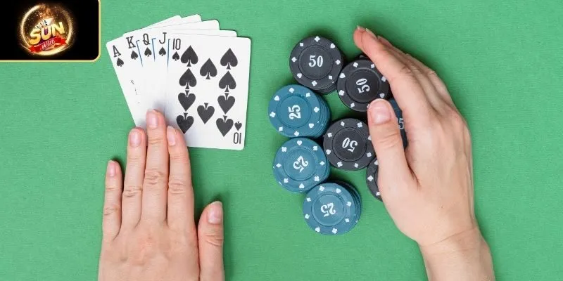 Theo dõi và ghi nhớ quân bài đã ra